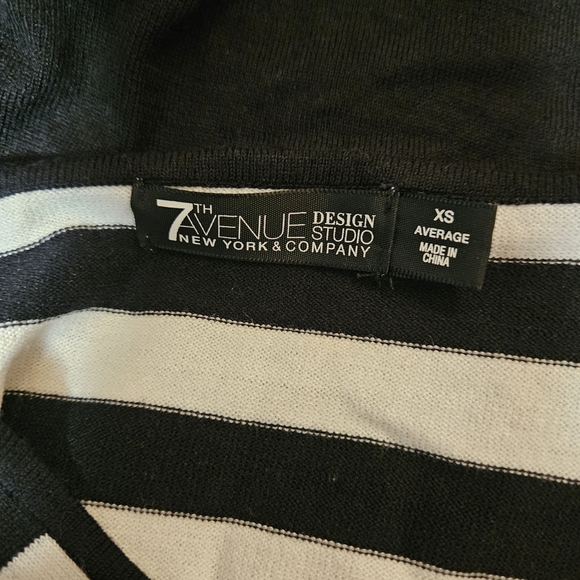 Black and White Striped Cold Shoulder Light Sweater - Picture 11 of 11